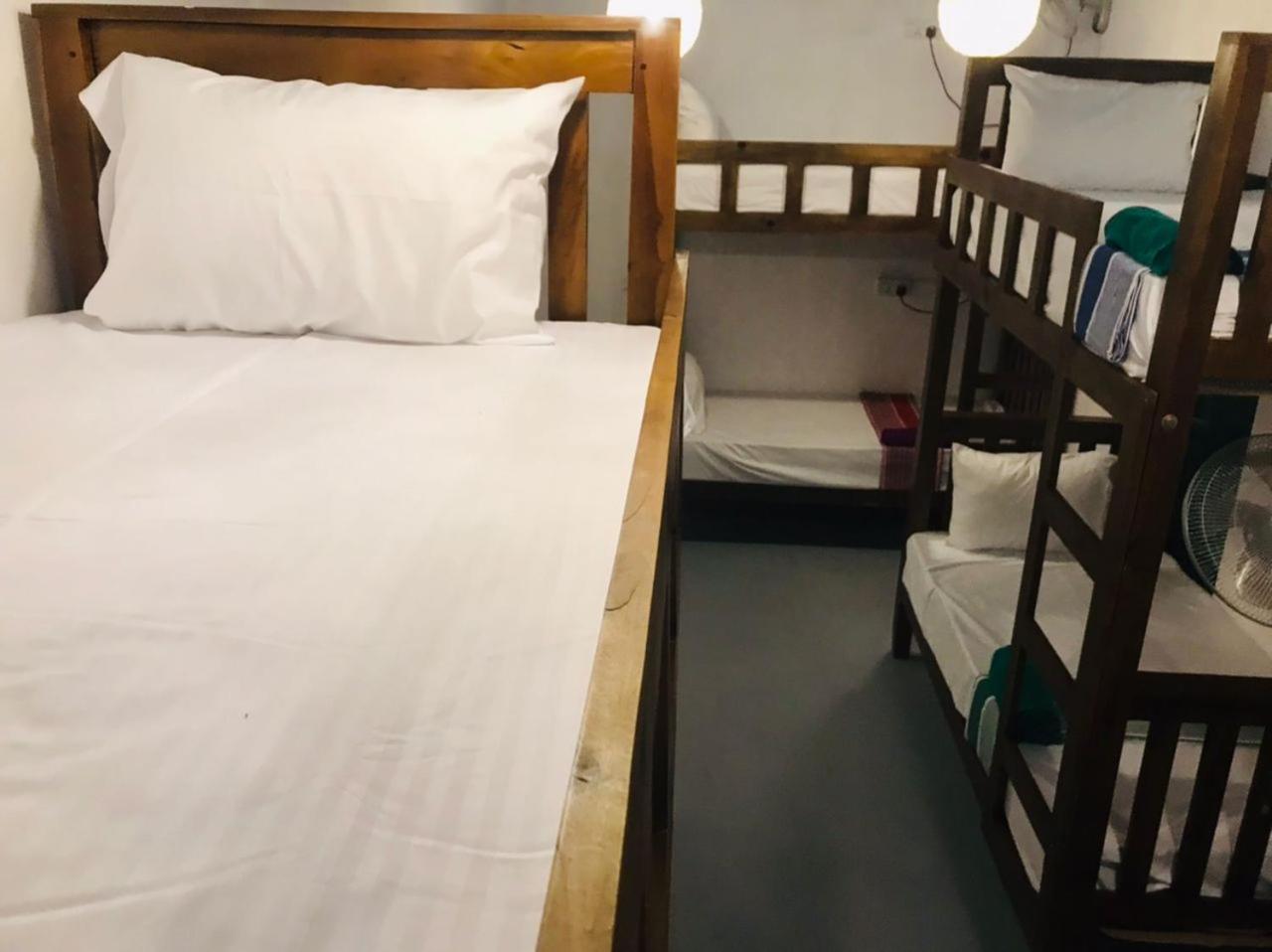 Tharurashmi Sea Pond Villa & Surf Hostel - Hiriketiya ディックウェラ エクステリア 写真