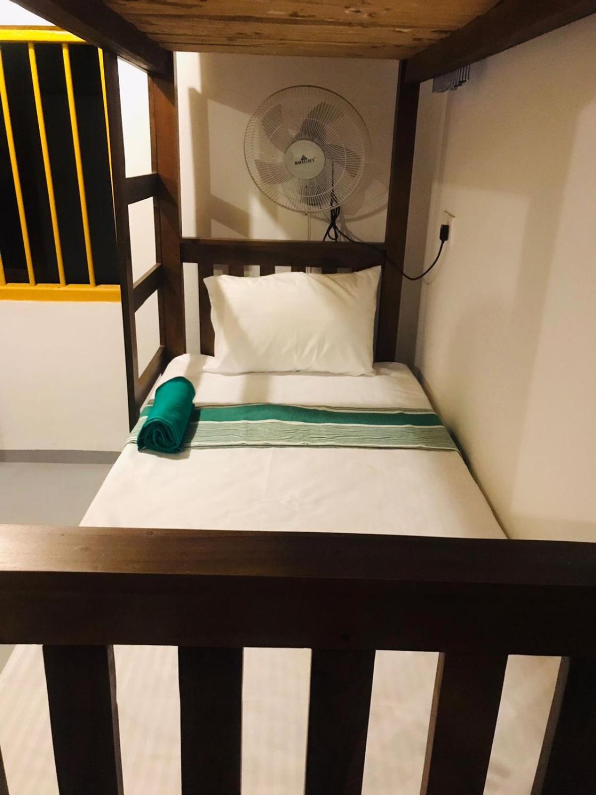 Tharurashmi Sea Pond Villa & Surf Hostel - Hiriketiya ディックウェラ 部屋 写真