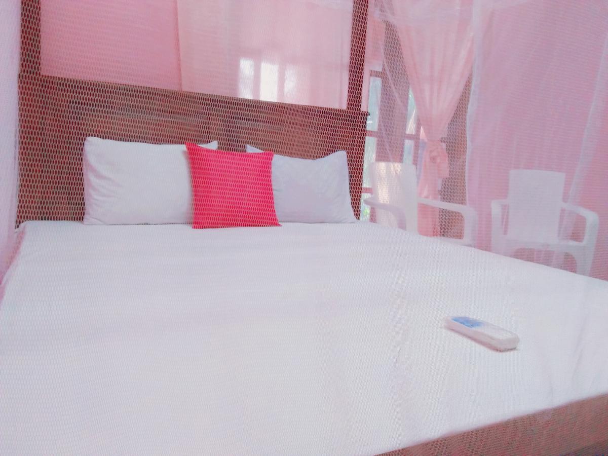 Tharurashmi Sea Pond Villa & Surf Hostel - Hiriketiya ディックウェラ エクステリア 写真