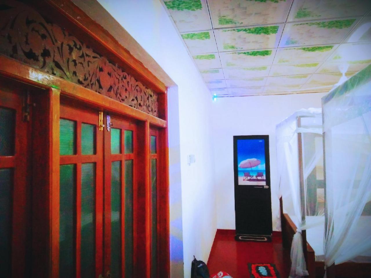 Tharurashmi Sea Pond Villa & Surf Hostel - Hiriketiya ディックウェラ エクステリア 写真