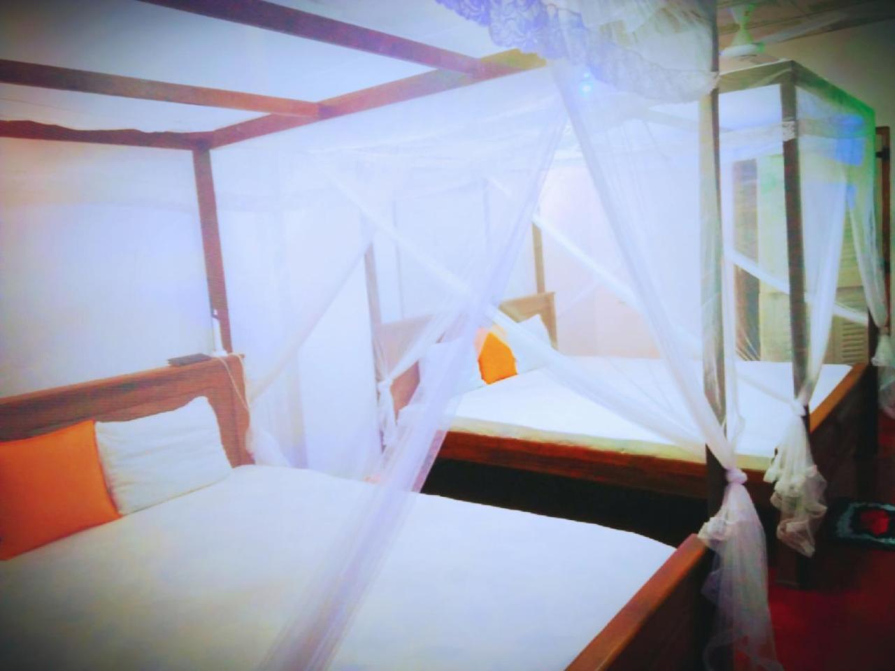 Tharurashmi Sea Pond Villa & Surf Hostel - Hiriketiya ディックウェラ エクステリア 写真