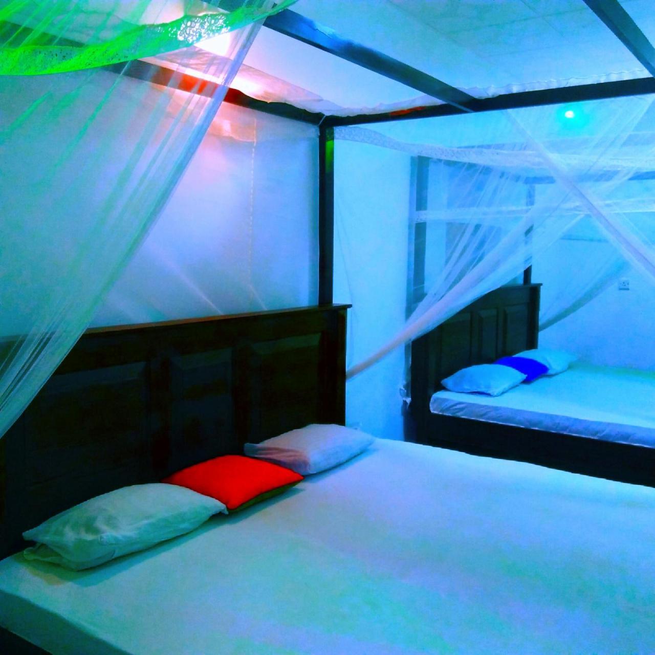 Tharurashmi Sea Pond Villa & Surf Hostel - Hiriketiya ディックウェラ エクステリア 写真