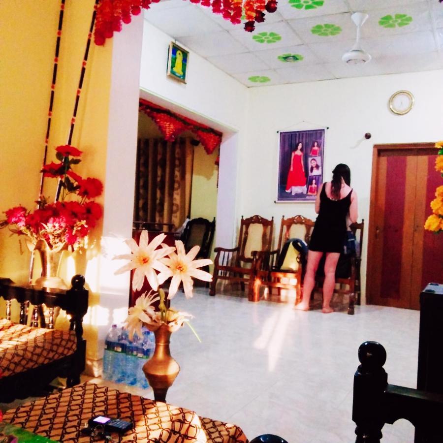 Tharurashmi Sea Pond Villa & Surf Hostel - Hiriketiya ディックウェラ エクステリア 写真